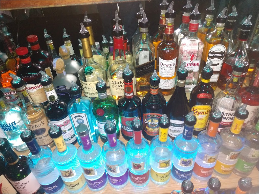 Baseline Bar & Billiards | 3865 SE 58th Ave, Ocala, FL 34480, USA | Phone: (352) 421-5275