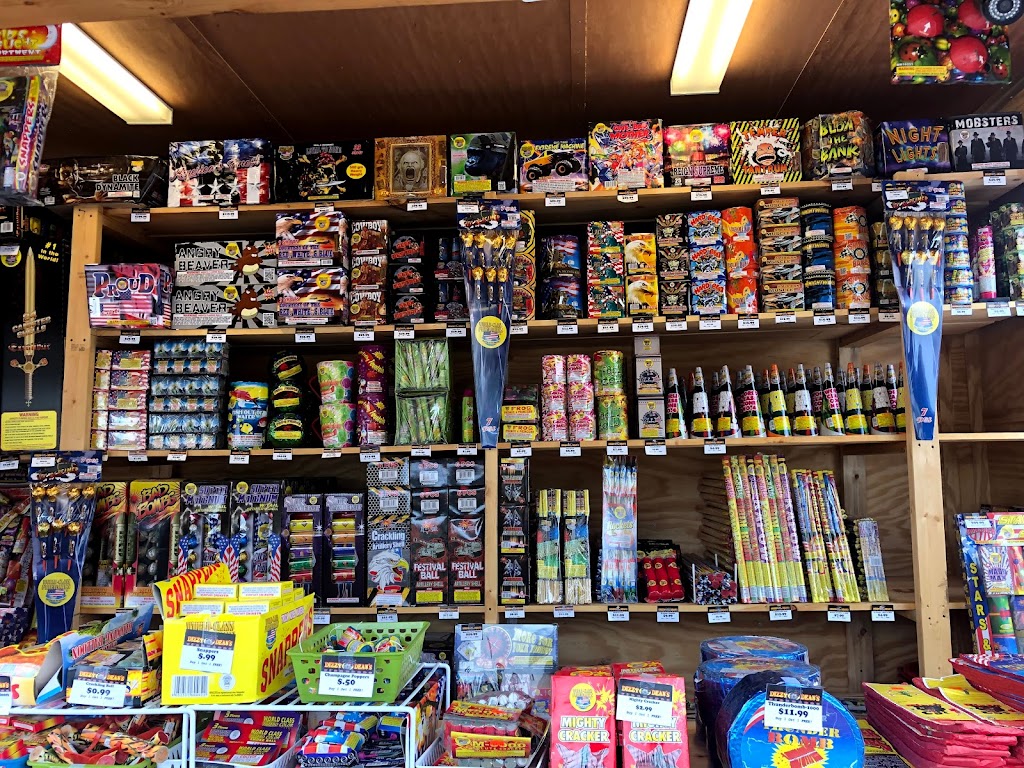 Dizzy Deans Fireworks | 5990 McAshan Dr, McCalla, AL 35111, USA | Phone: (205) 281-0363