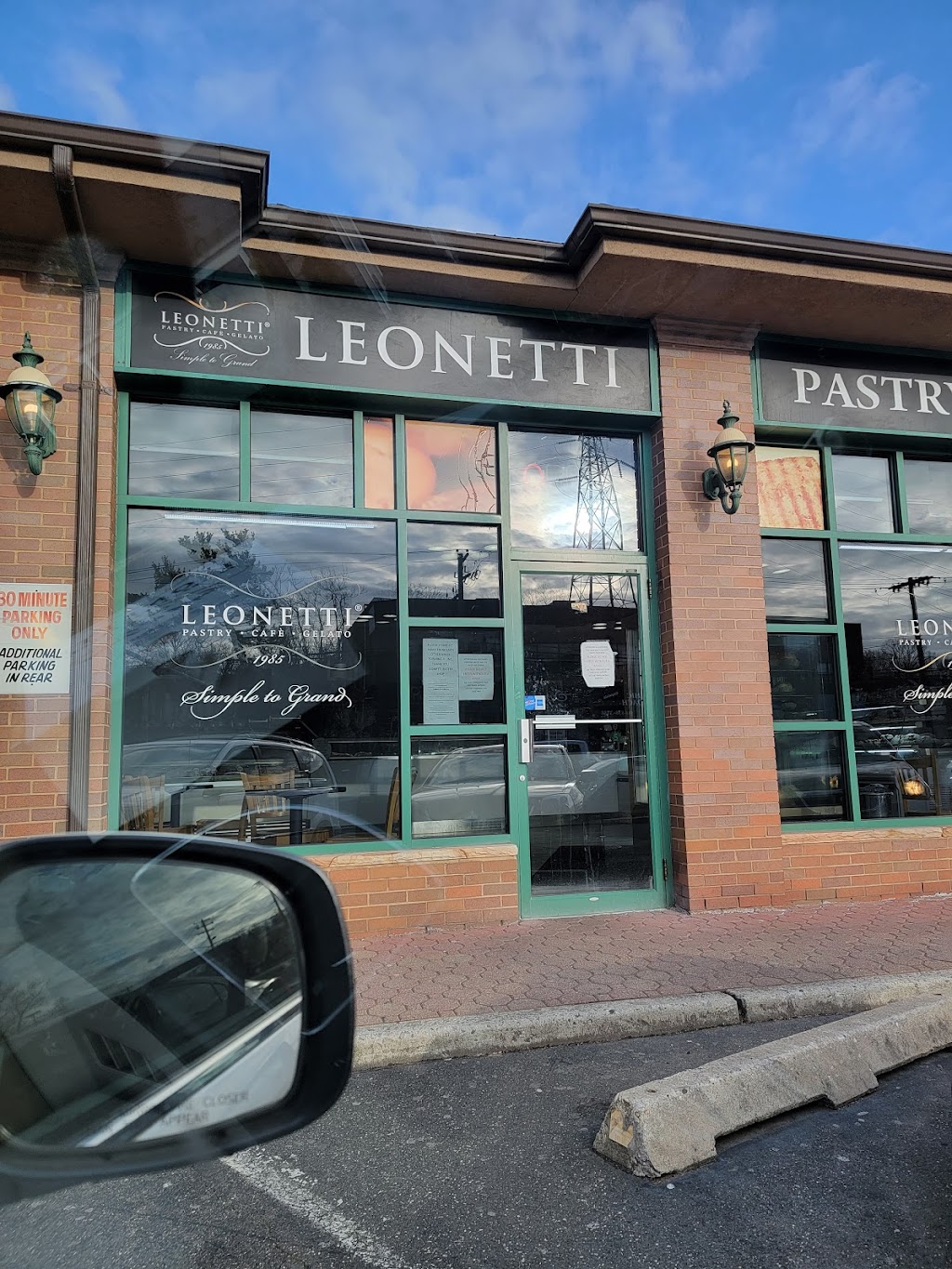 Leonetti Pastry Shop | 82-16 Glen Cove Rd, Greenvale, NY 11548, USA | Phone: (516) 625-8242