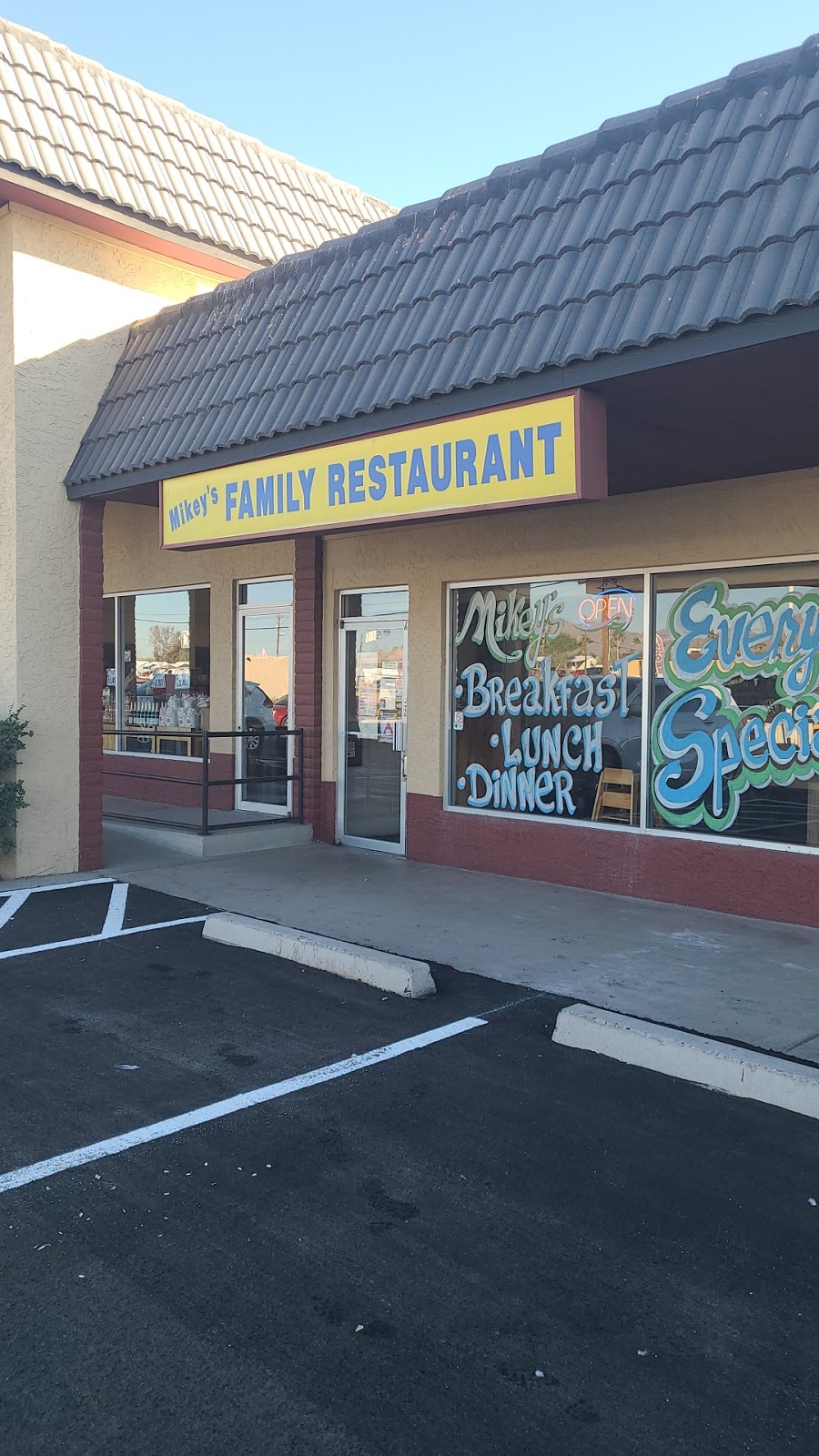 Mikeys Family Restaurant | 9333 E Main St #11, Mesa, AZ 85207, USA | Phone: (480) 986-3786