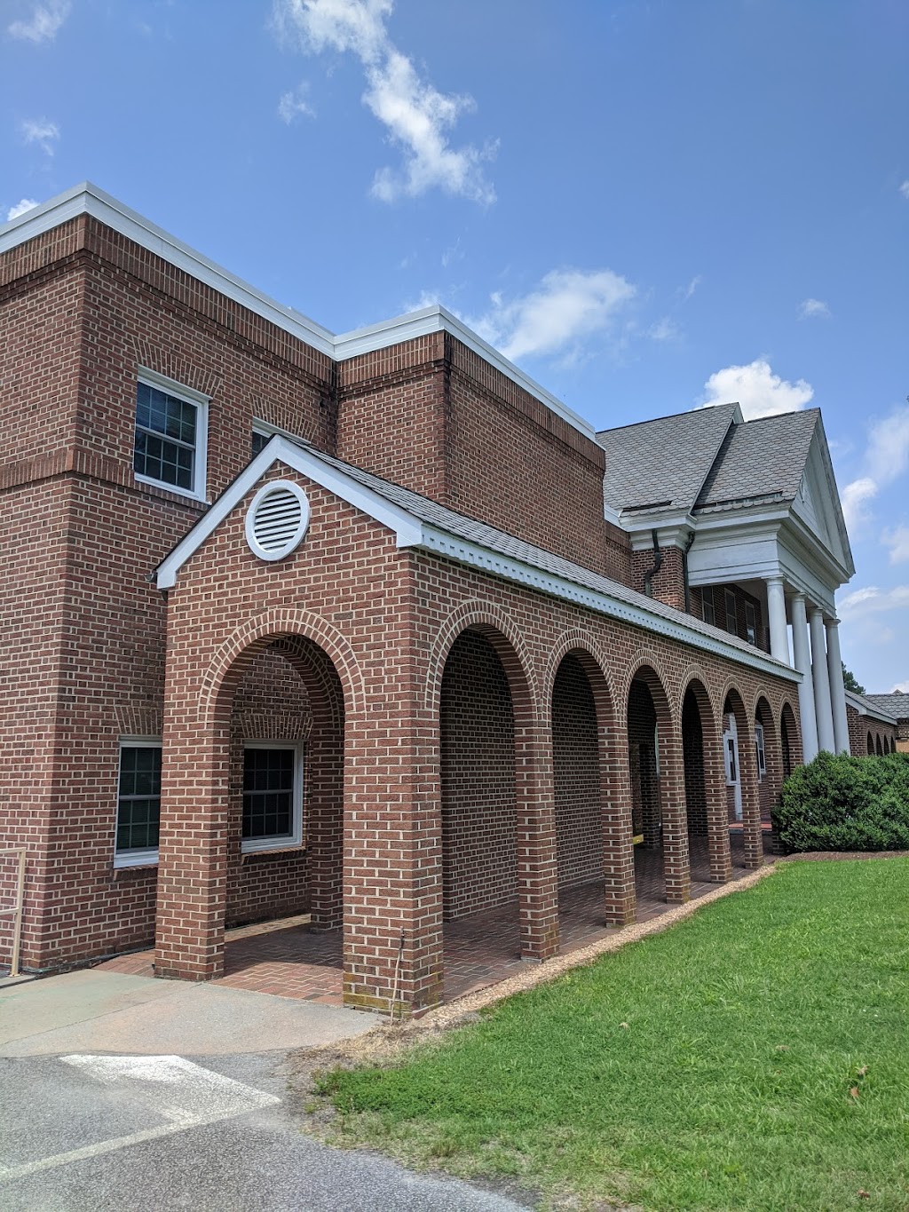 Boykins Tavern | 17146 Monument Cir, Windsor, VA 23487, USA | Phone: (757) 357-5182