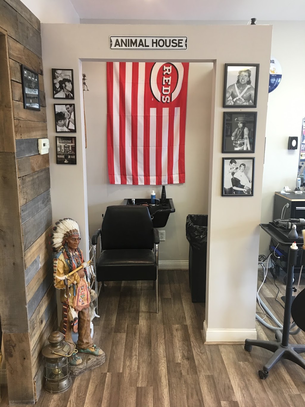 Johnny’s Barbershop | 713 N Main St, Nicholasville, KY 40356, USA | Phone: (859) 270-7915