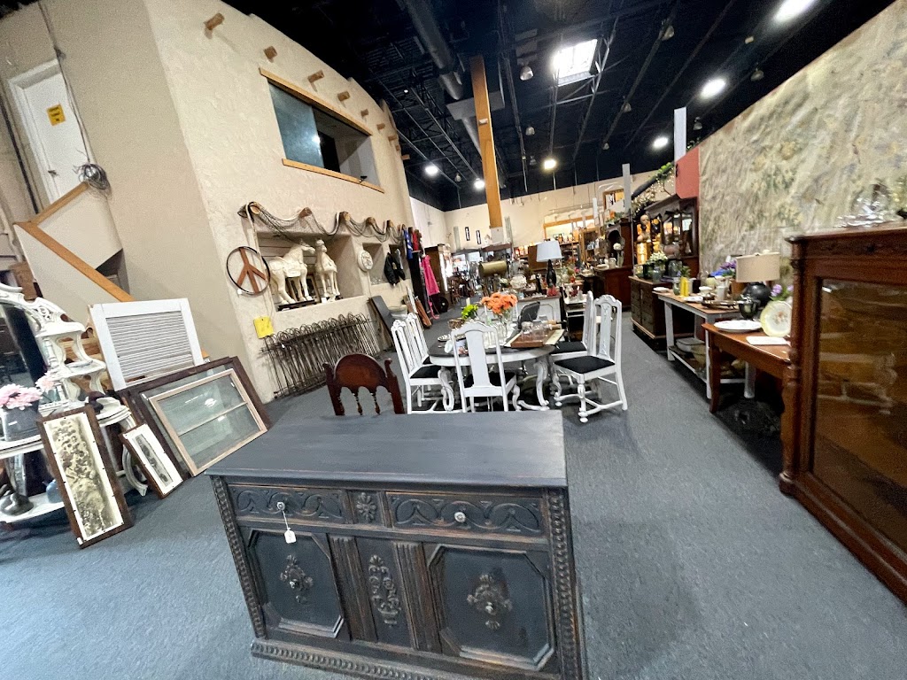 Cooper Street Antique Mall | 4905 S Cooper St Suite B, Arlington, TX 76017, USA | Phone: (817) 557-6215