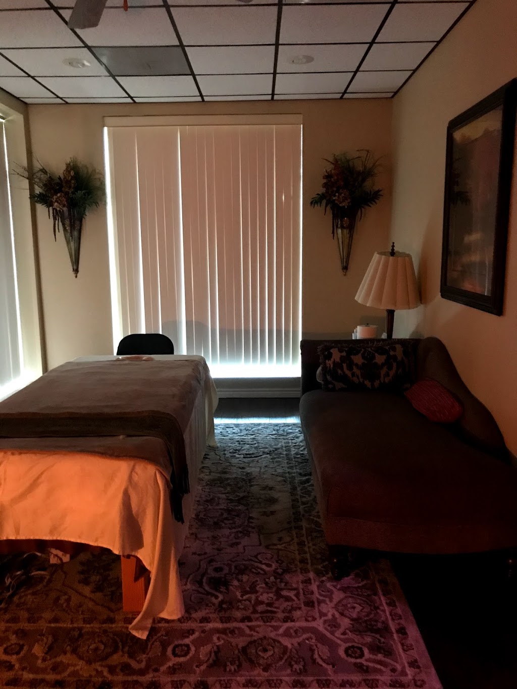 A Plus Massage | 6015 Lohman Ford Rd unit 100, Lago Vista, TX 78645, USA | Phone: (626) 503-0807