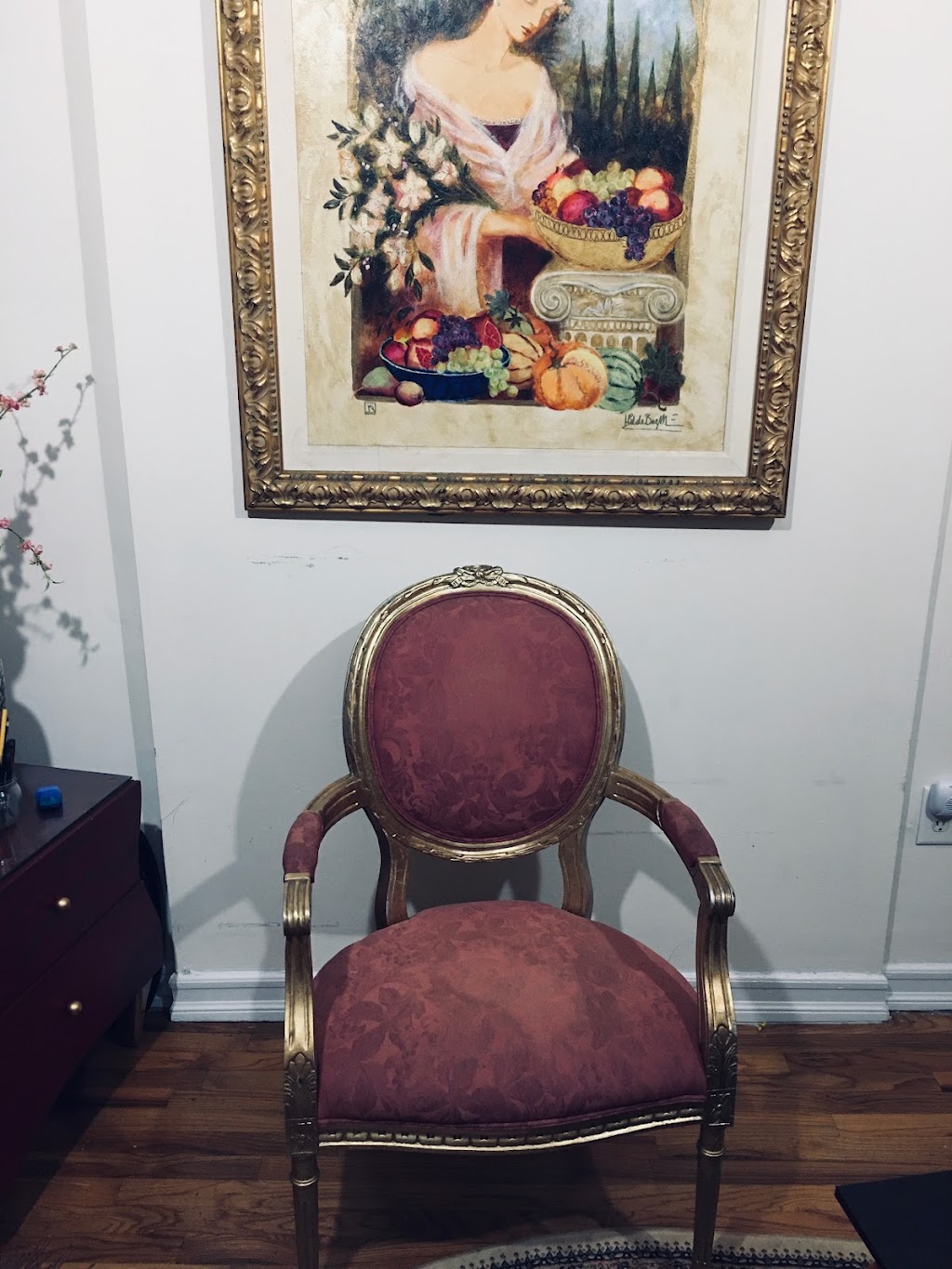 Sofia consignment and antique | 202 W 84th St, New York, NY 10024, USA | Phone: (917) 349-9409