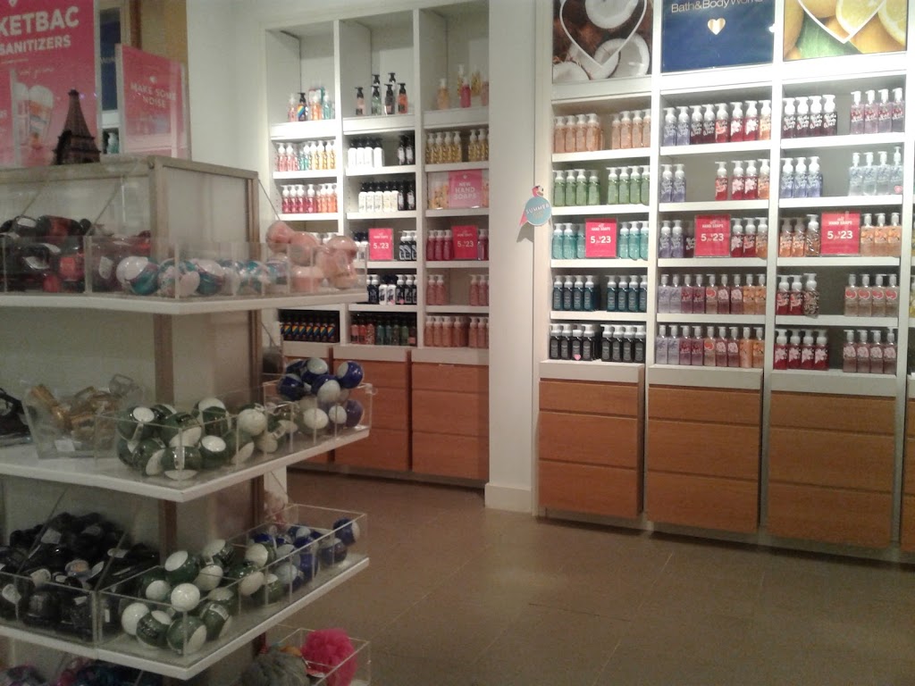 Bath & Body Works | 6832 Russell Rd, Maumee, OH 43537, USA | Phone: (419) 878-0295