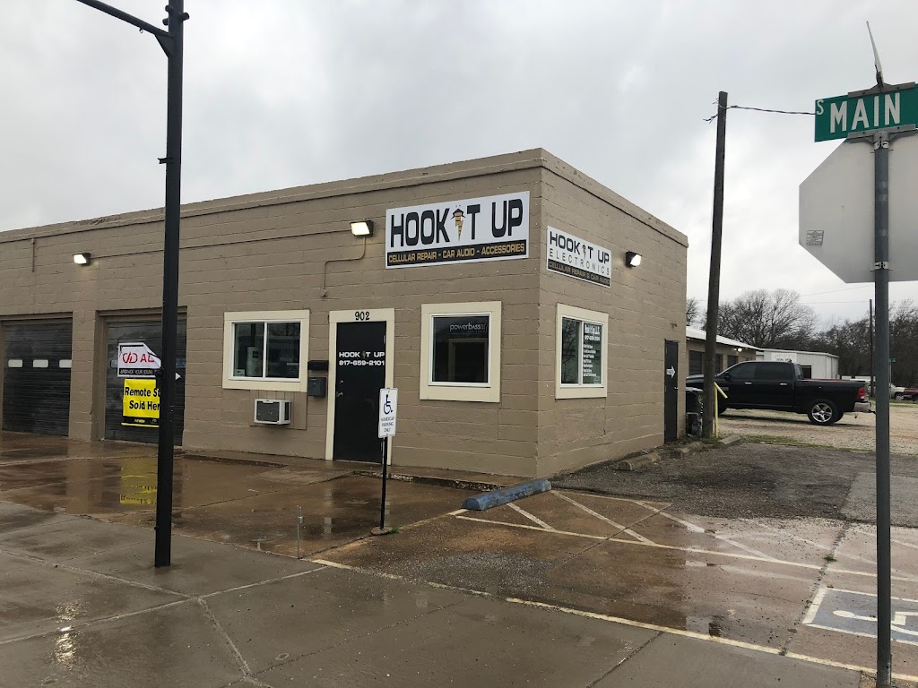 Hook It Up, LLC | 902 S Main St, Cleburne, TX 76033, USA | Phone: (817) 659-2101