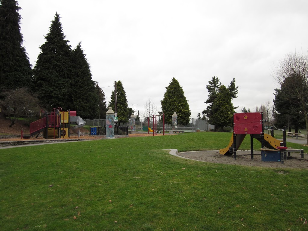 Soundview Playfield | 1590 NW 90th St, Seattle, WA 98117, USA | Phone: (206) 684-4075