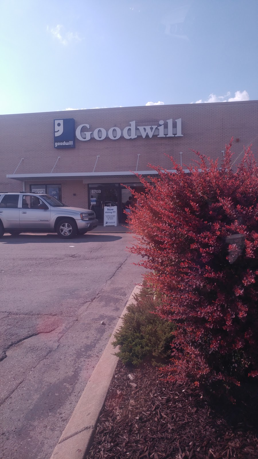Goodwill Industries of Middle Tennessee | 670B Nashville Pike, Gallatin, TN 37066, USA | Phone: (615) 452-7886