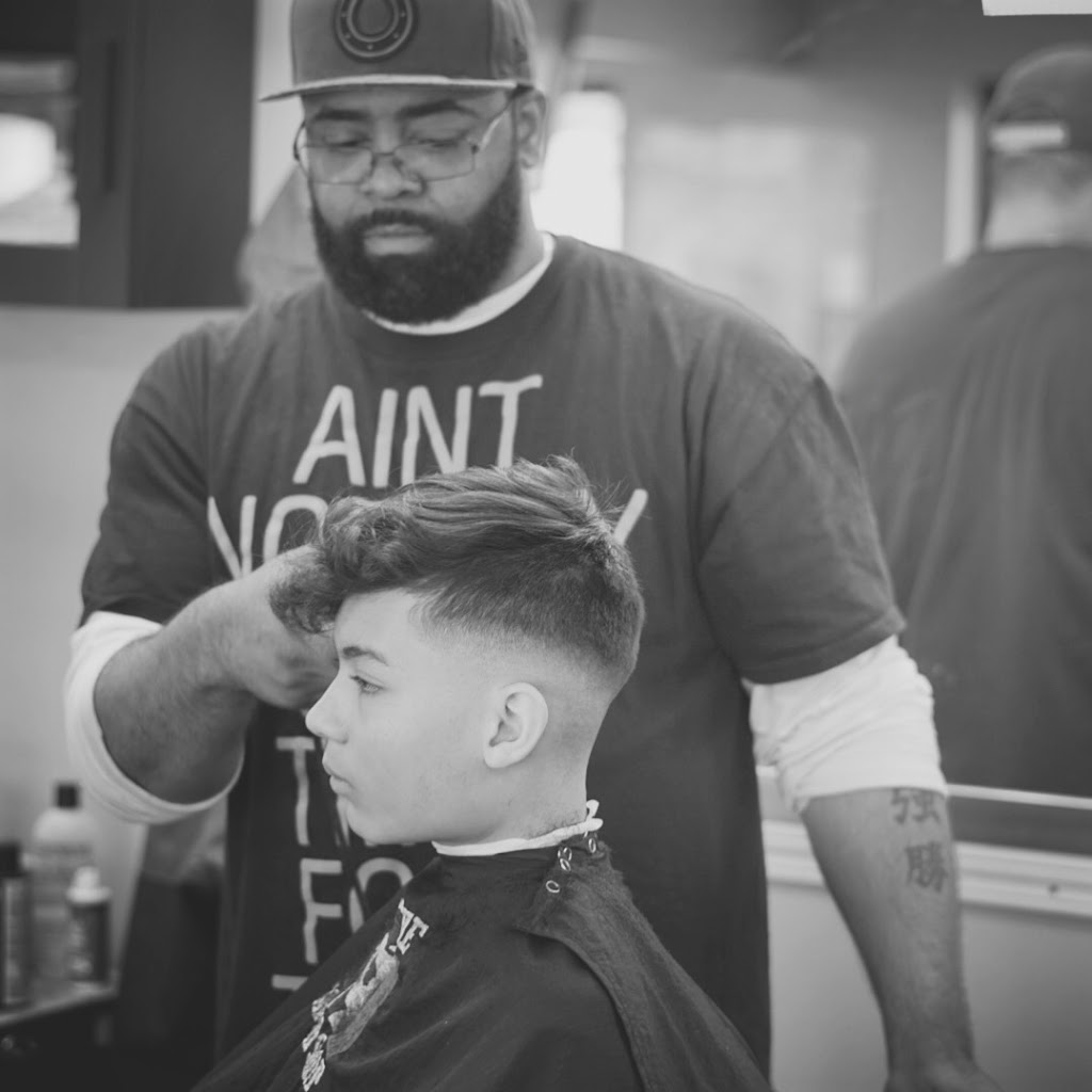 Barber Cal | 2830 169th St, Hammond, IN 46323 | Phone: (219) 290-5670
