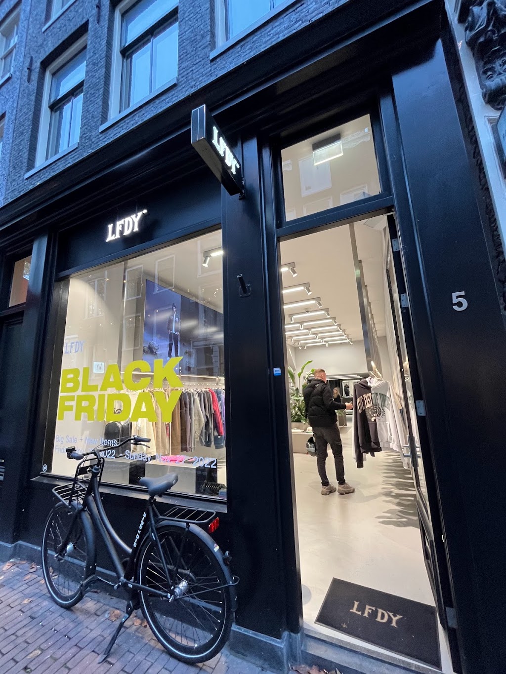 LFDY Store Amsterdam | Hartenstraat 5C, 1016 BZ Amsterdam, Netherlands | Phone: 020 723 5163