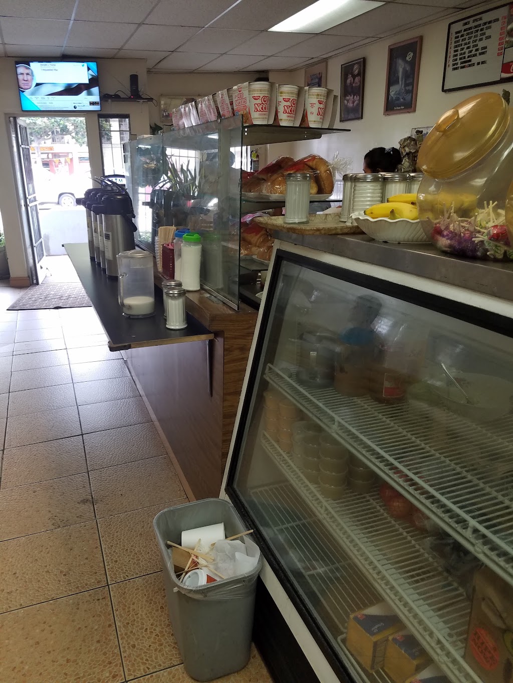 Cheris Ice Cream & Deli | 3206 International Blvd, Oakland, CA 94601 | Phone: (510) 261-2325