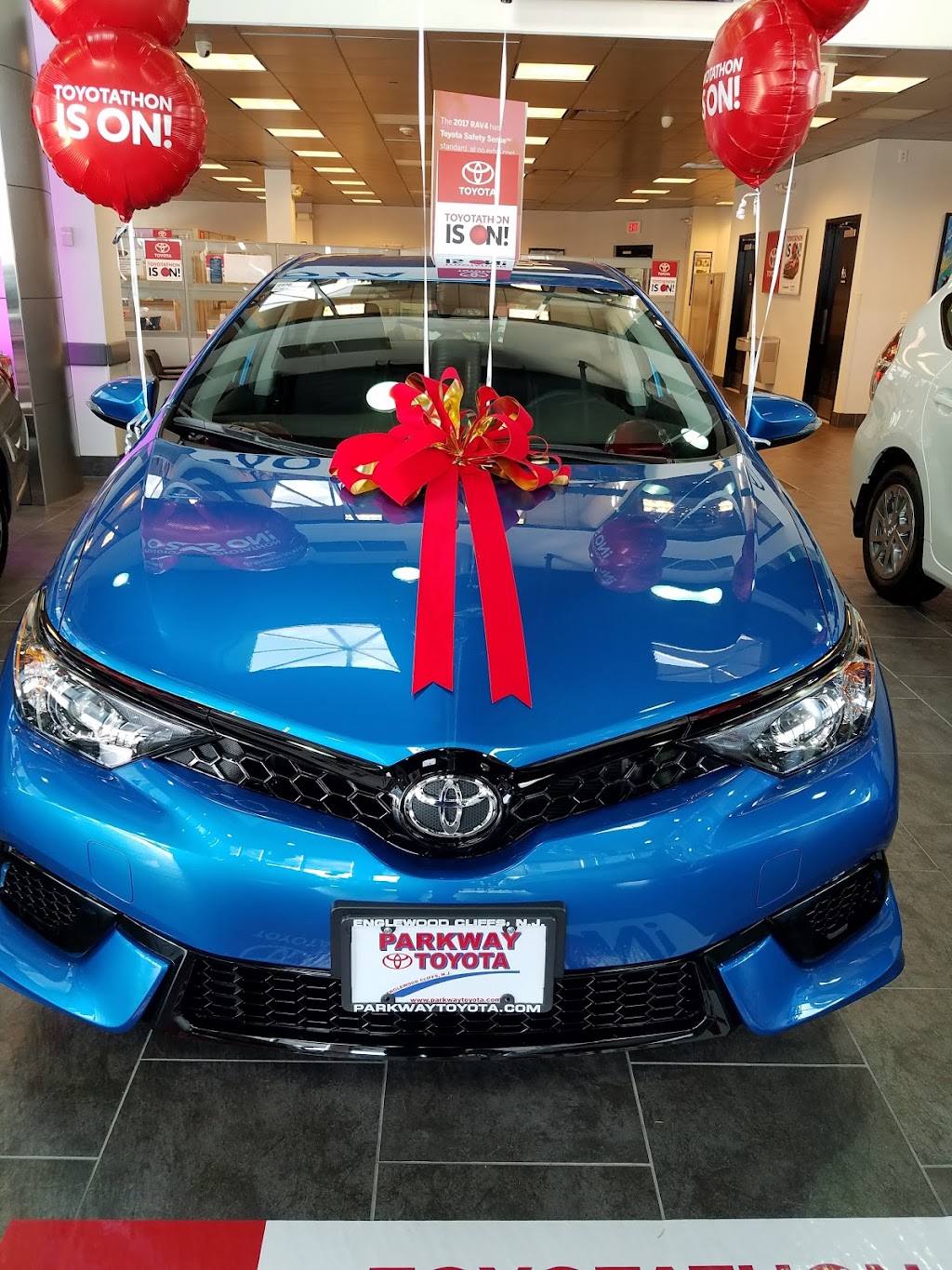 Parkway Toyota | 50 Sylvan Ave, Englewood Cliffs, NJ 07632, USA | Phone: (201) 944-3300