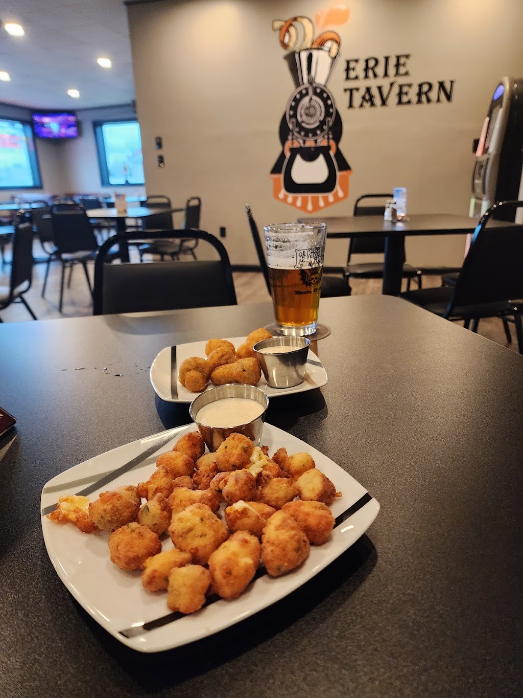 Erie Tavern | 770 E Franklin St, Huntington, IN 46750, USA | Phone: (260) 358-5551