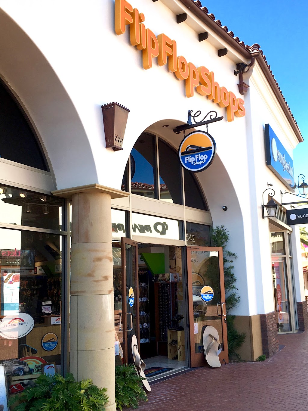 Flip Flop Shops | 101 W Avenida Vista Hermosa #542, San Clemente, CA 92672, USA | Phone: (949) 441-7000