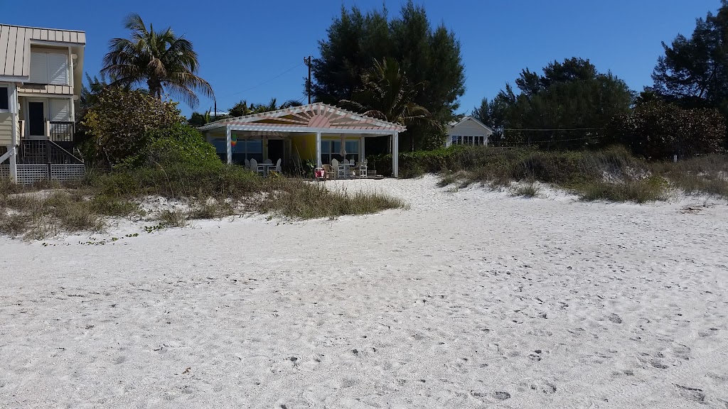 Four Beach Lovers | 2908 Avenue E, Holmes Beach, FL 34217, USA | Phone: (941) 778-1000