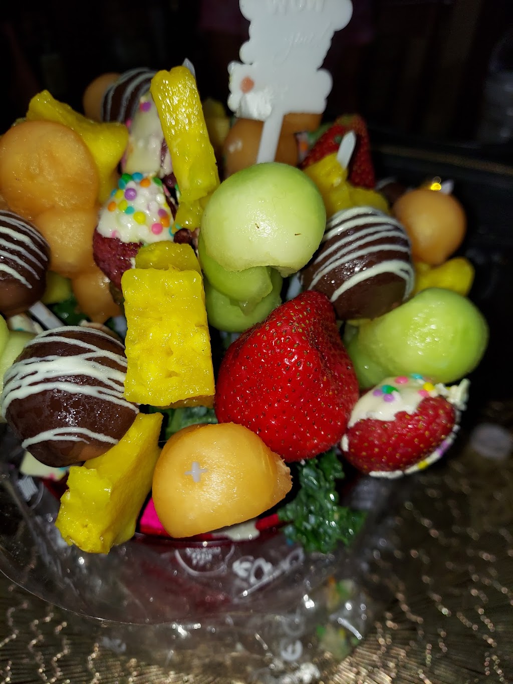 Edible Arrangements | 560 W 1st St, Claremont, CA 91711, USA | Phone: (909) 621-9700