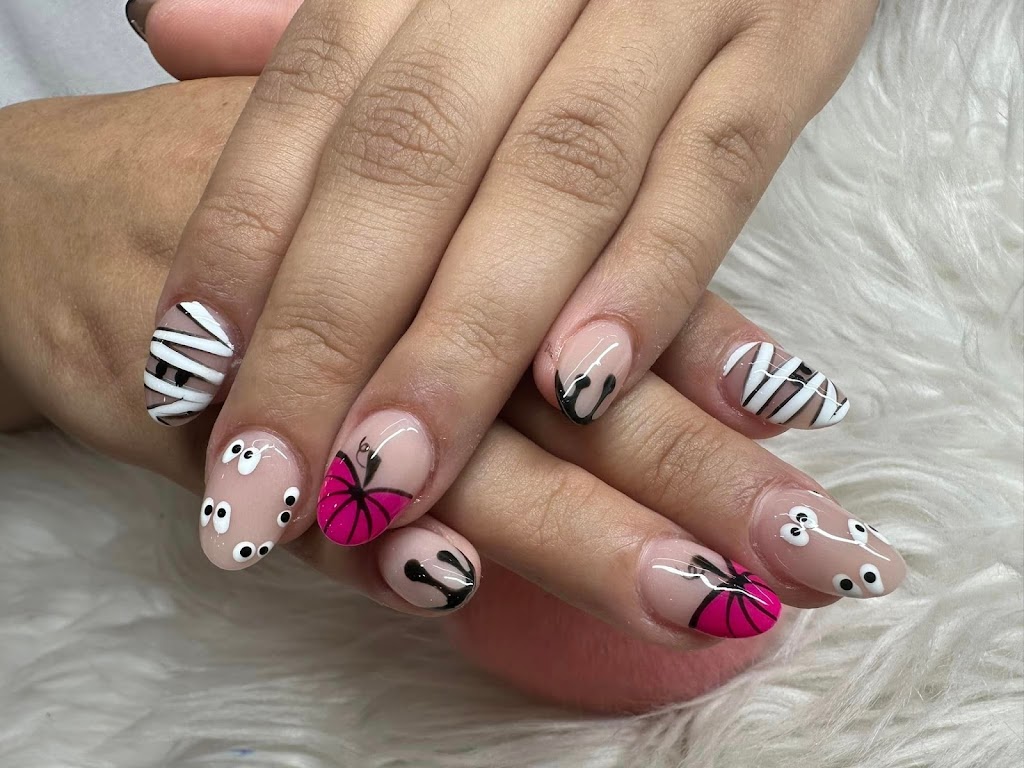 Super Hot Nails & Spa | 15850 Apple Valley Rd #117, Apple Valley, CA 92307, USA | Phone: (760) 242-1464