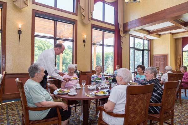 Eagan Pointe Senior Living | 4232 Blackhawk Rd, Eagan, MN 55122, USA | Phone: (651) 846-9040