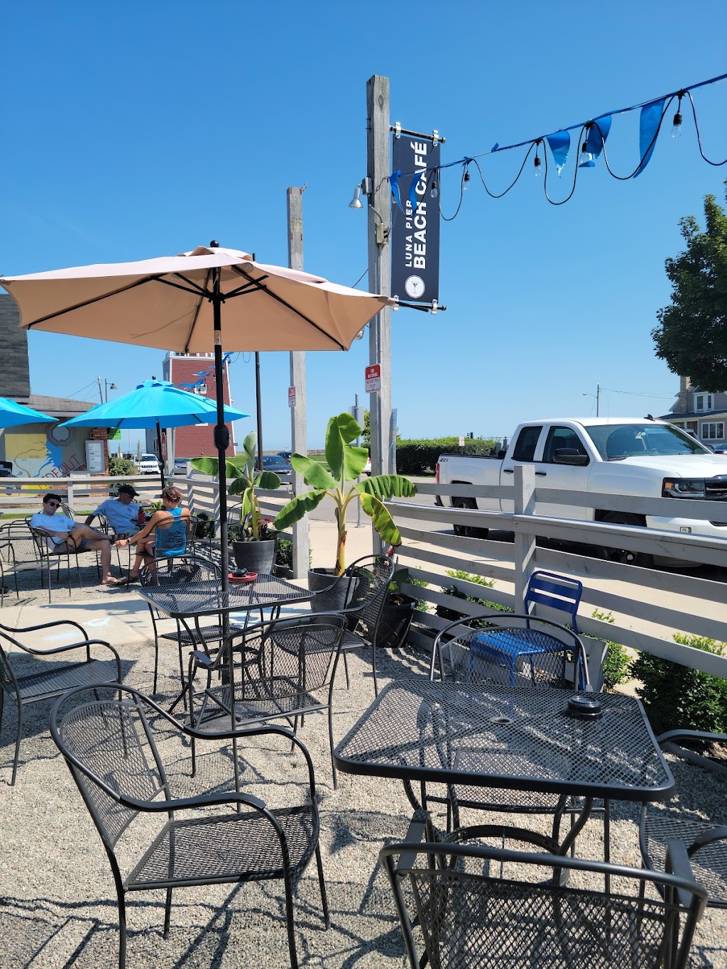 Luna Pier Beach Cafe | 4380 Luna Pier Rd, Luna Pier, MI 48157, USA | Phone: (734) 317-7711