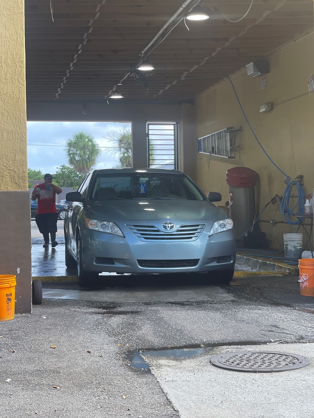 Shortys Car Wash | 4055 NW 183rd St, Miami Gardens, FL 33055, USA | Phone: (305) 788-4194