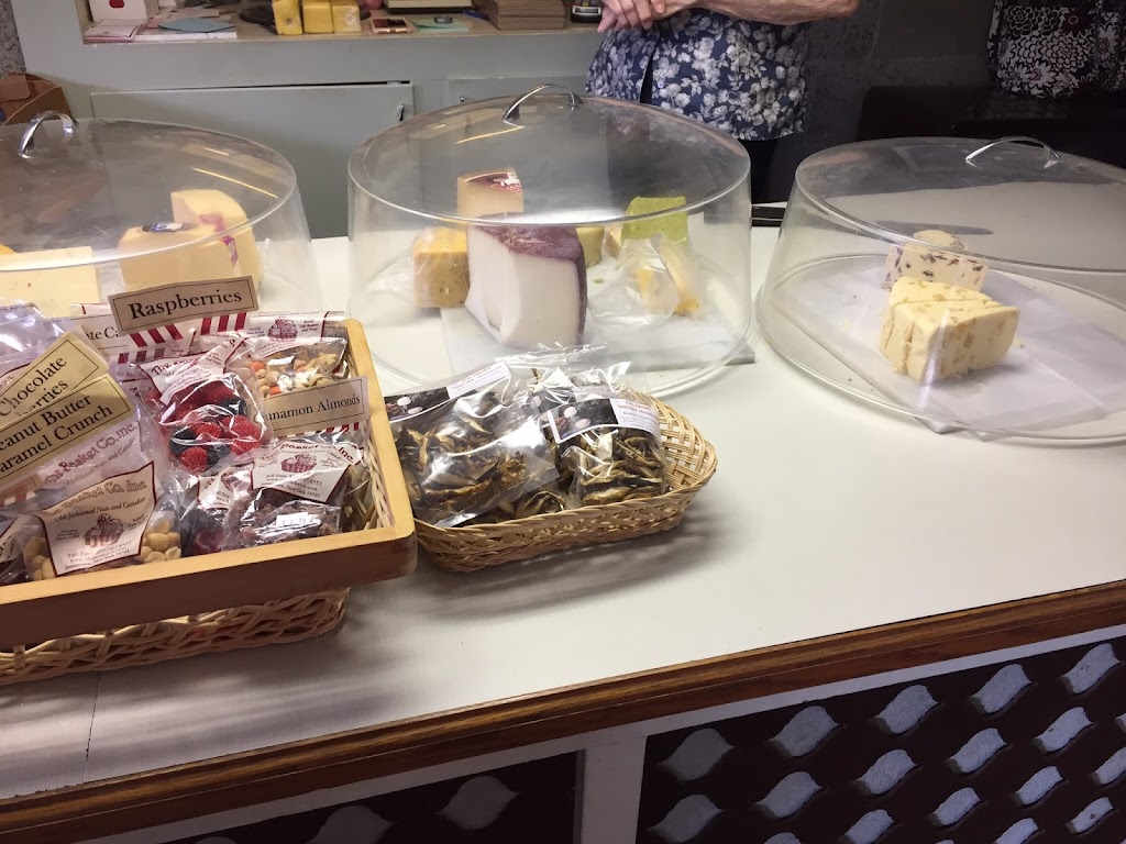 Cadwells Cheese House | 5392 E Lake Rd, Dewittville, NY 14728, USA | Phone: (716) 753-7280