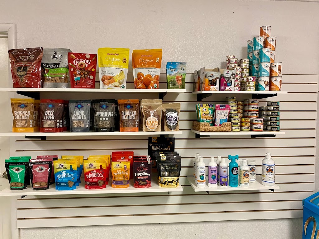 Wagging Tails Pet Supply | @Marando Farm, 5151 Davie Rd, Davie, FL 33314 | Phone: (516) 754-1380