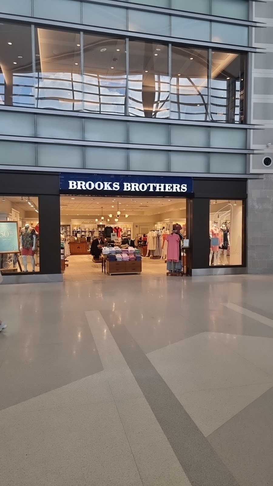 Brooks Brothers | 1 Detroit Metro Airport, Detroit, MI 48242, USA | Phone: (734) 720-1152