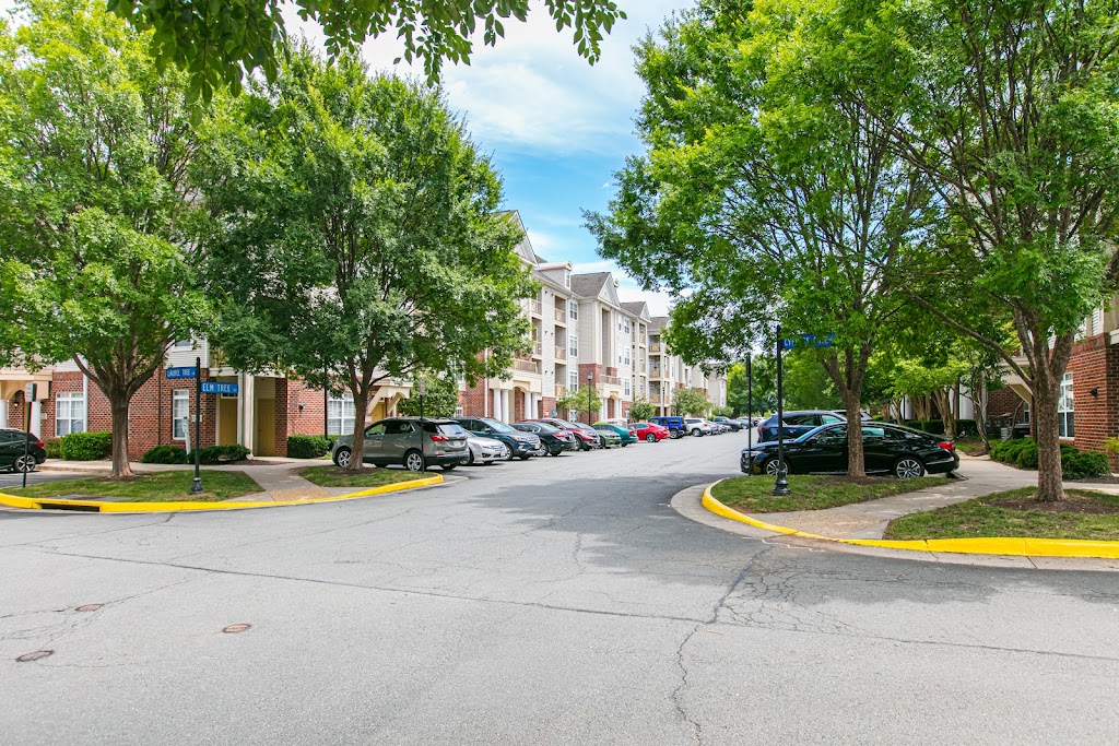 Woodland Park Apartments | 13025 Elm Tree Dr, Herndon, VA 20171, USA | Phone: (703) 435-1900