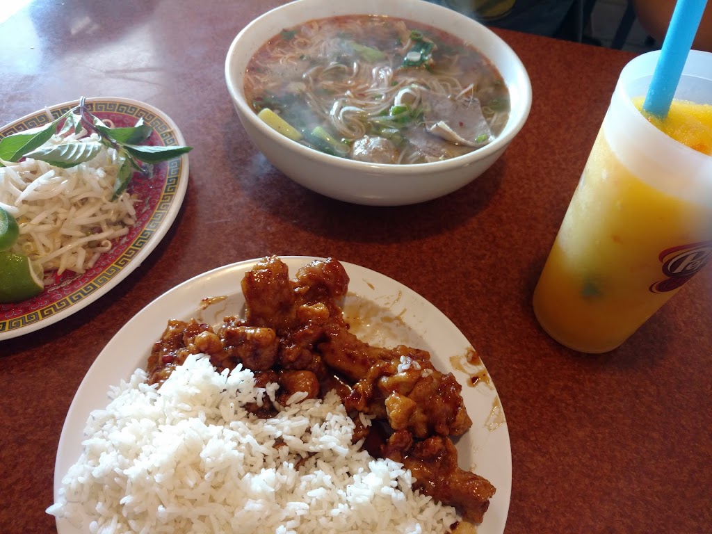 D K Noodle Vietnamese Cuisine | 1586 #115, 3848 McHenry Ave, Modesto, CA 95356, USA | Phone: (209) 572-1727