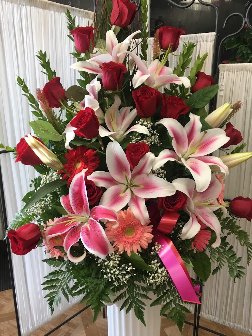 Anna Wholesale Flower & Gifts | 11512 Magnolia St # 105, Garden Grove, CA 92841 | Phone: (714) 530-3681