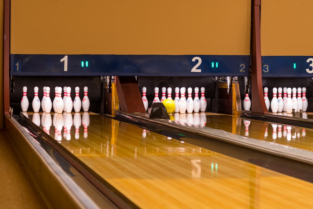 Thunderbird Lanes - bowling alley  | Photo 3 of 10 | Address: 1117 8th St, Baraboo, WI 53913, USA | Phone: (608) 356-9111