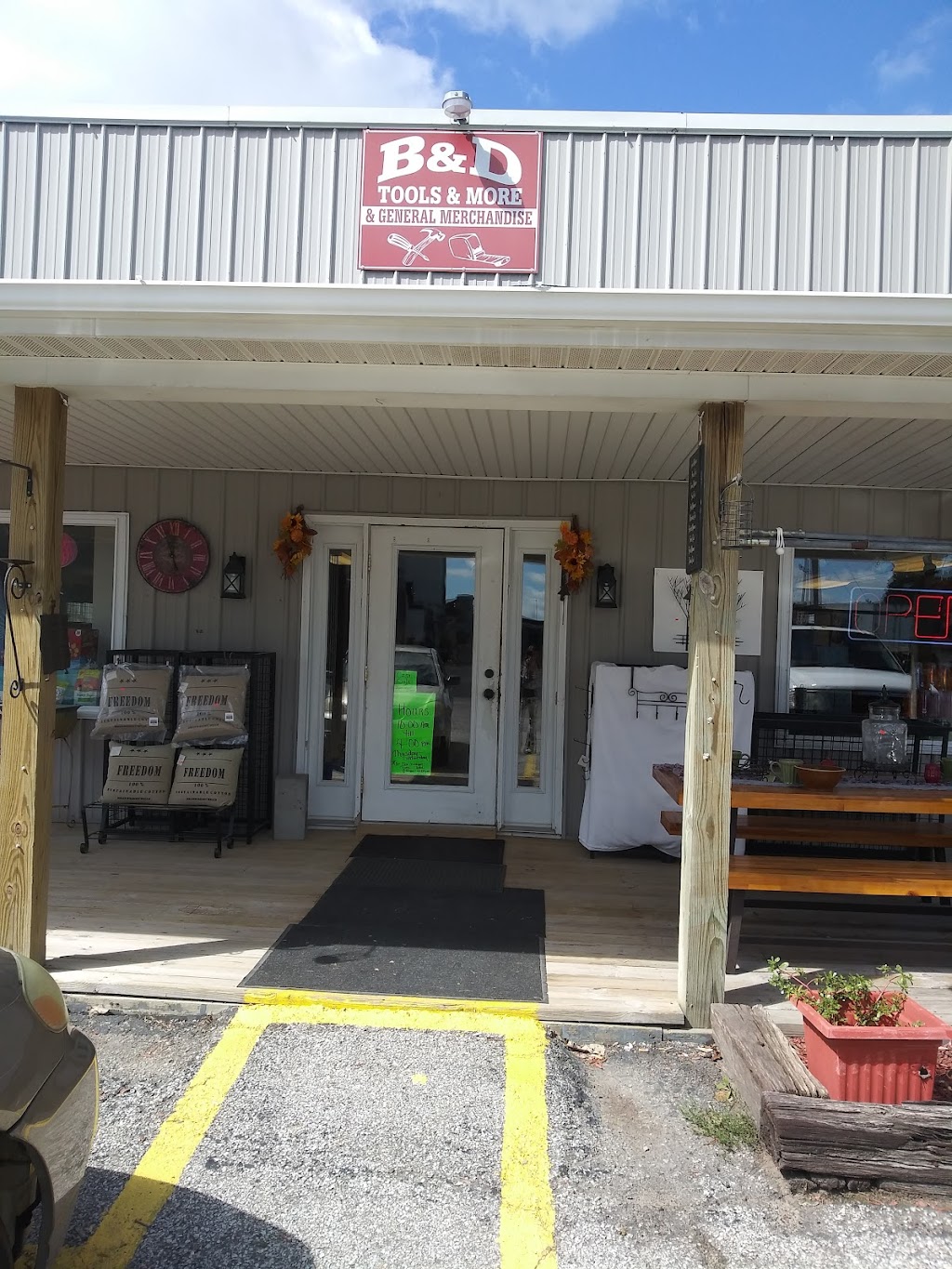 B&D Tools & More | 370 N Van Buren St, Shipshewana, IN 46565, USA | Phone: (260) 463-8399