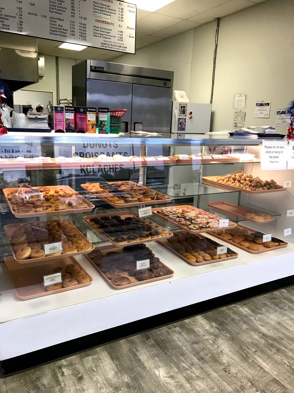 M & M Donuts | 1415 E Blanco Rd # 13, Boerne, TX 78006, USA | Phone: (830) 249-7929