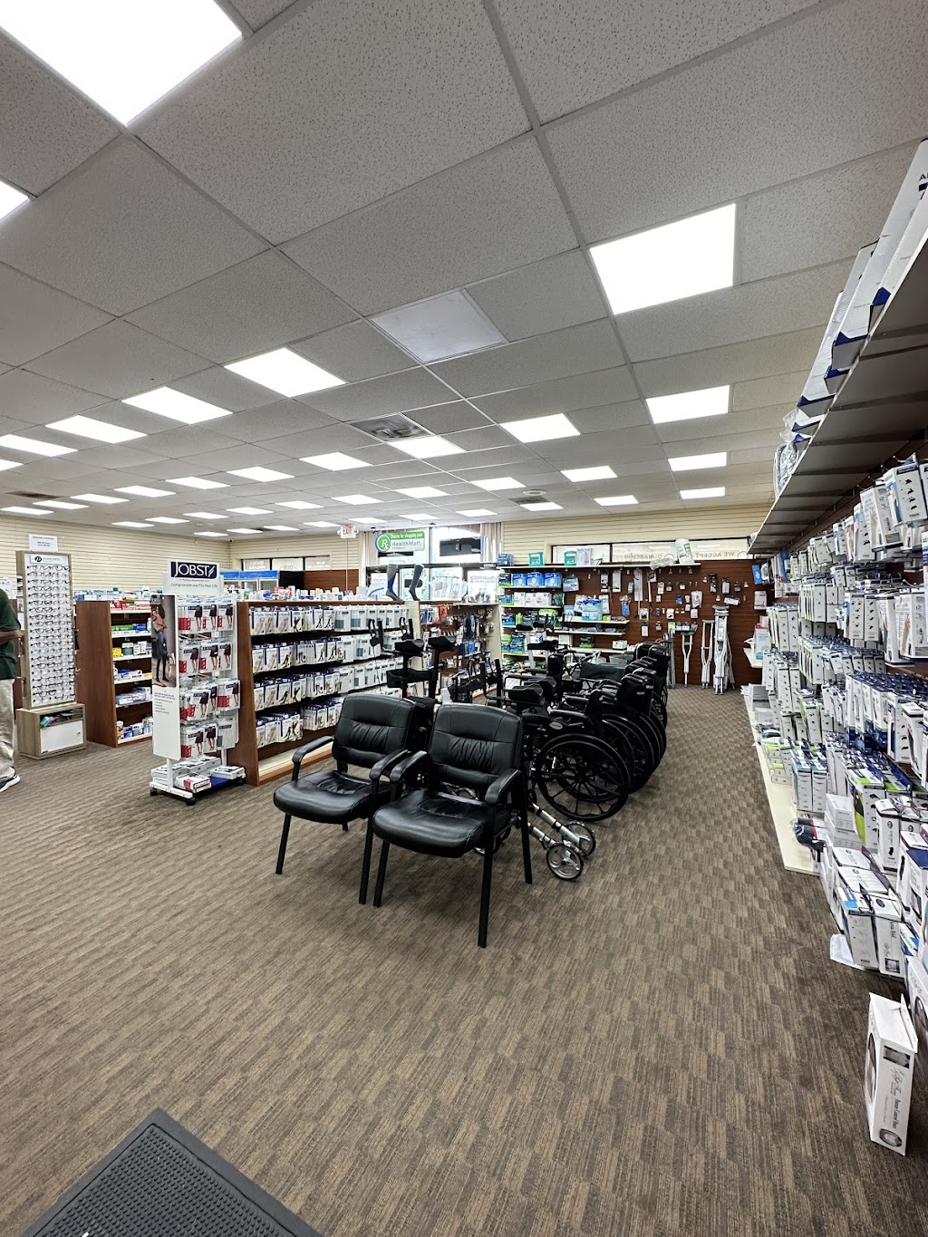 Farmington Drugs and Medical Supplies Pharmacy - Livonia | 20434 Farmington Rd, Livonia, MI 48152, USA | Phone: (248) 478-3922