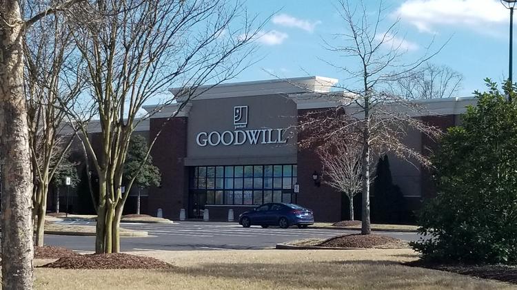 Goodwill-Carriage Crossing Store | 10217 E Shelby Dr, Collierville, TN 38017 | Phone: (901) 286-6764