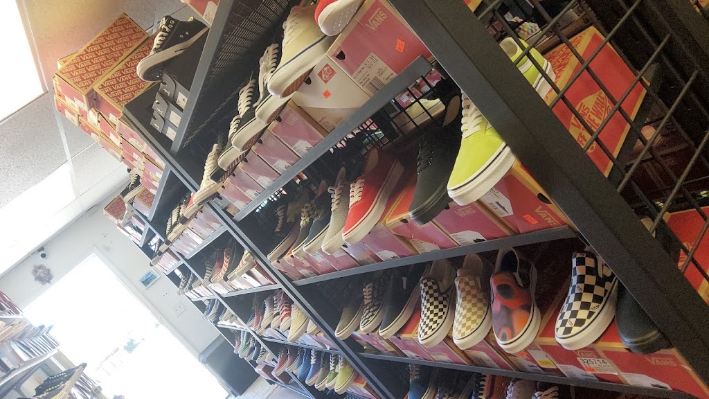 Vans Shoe Plaza Vista | 830 E Vista Way Suite #119, Vista, CA 92084, USA | Phone: (760) 718-2162