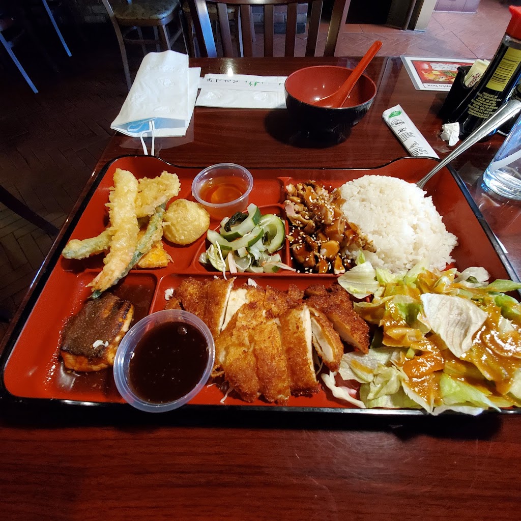 Eastwind Sushi & Grill | 18555 N 59th Ave #124, Glendale, AZ 85308 | Phone: (602) 942-0706