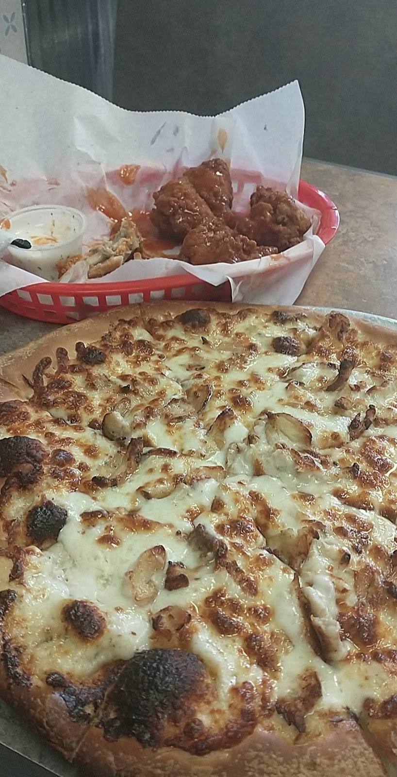 American Pie Pizzeria | 444 N Cascade St, Osceola, WI 54020, USA | Phone: (715) 294-3996