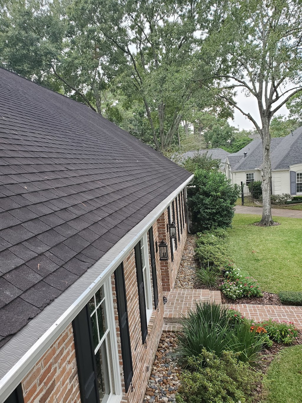 Boones Gutter Services | 22 Magnolia St, Huffman, TX 77336 | Phone: (936) 367-1740