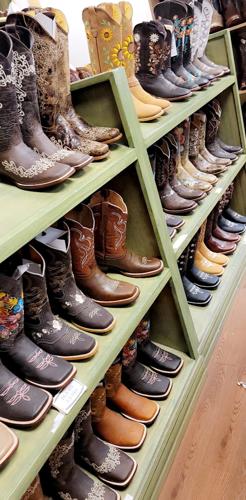 Alex Boots | 8981 Castner Dr A, El Paso, TX 79907, USA | Phone: (915) 872-9526