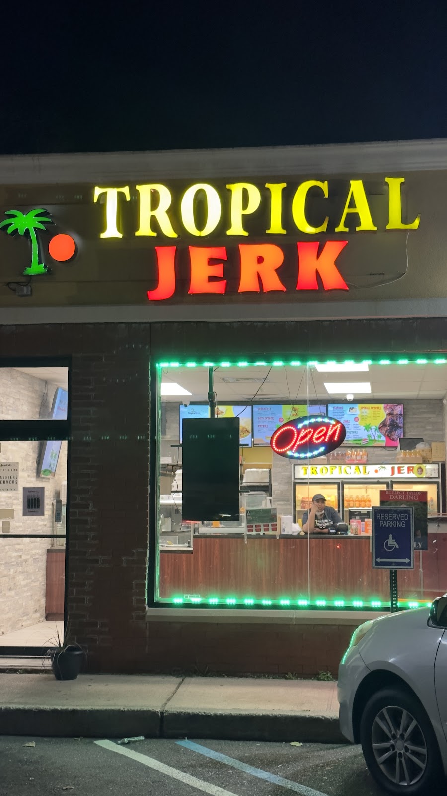 Tropical Jerk Roosevelt | 169 Nassau Rd, Roosevelt, NY 11575, USA | Phone: (516) 868-1674