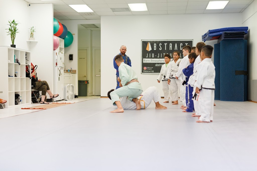 Abstract Athletics Jiu-jitsu & Acrobatics | 22001 Northpark Dr Suite #325, Kingwood, TX 77339, USA | Phone: (936) 494-5675