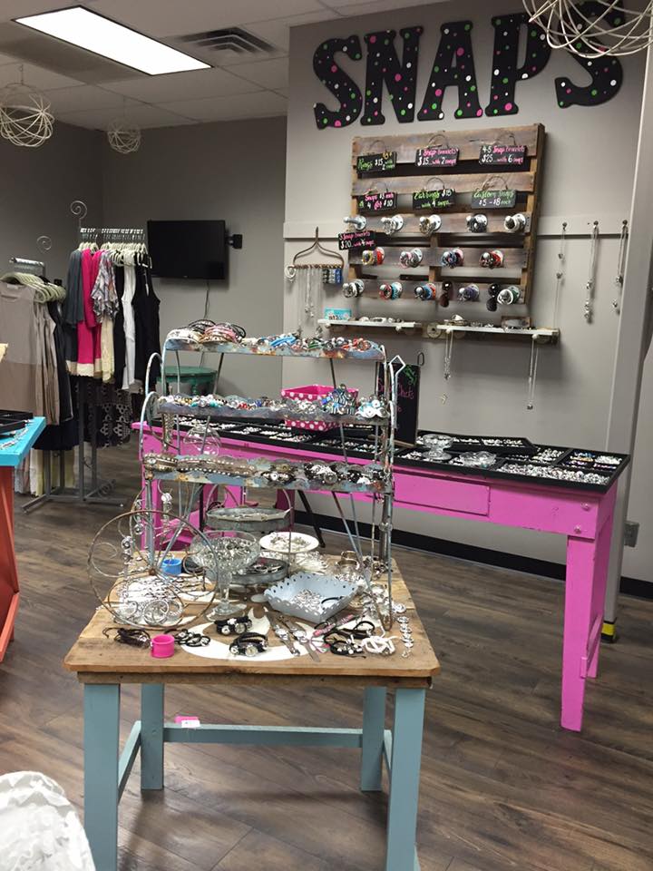 Snappy Chicks Boutique | 1904 Johnson Dr, Derby, KS 67037, USA | Phone: (316) 351-5414