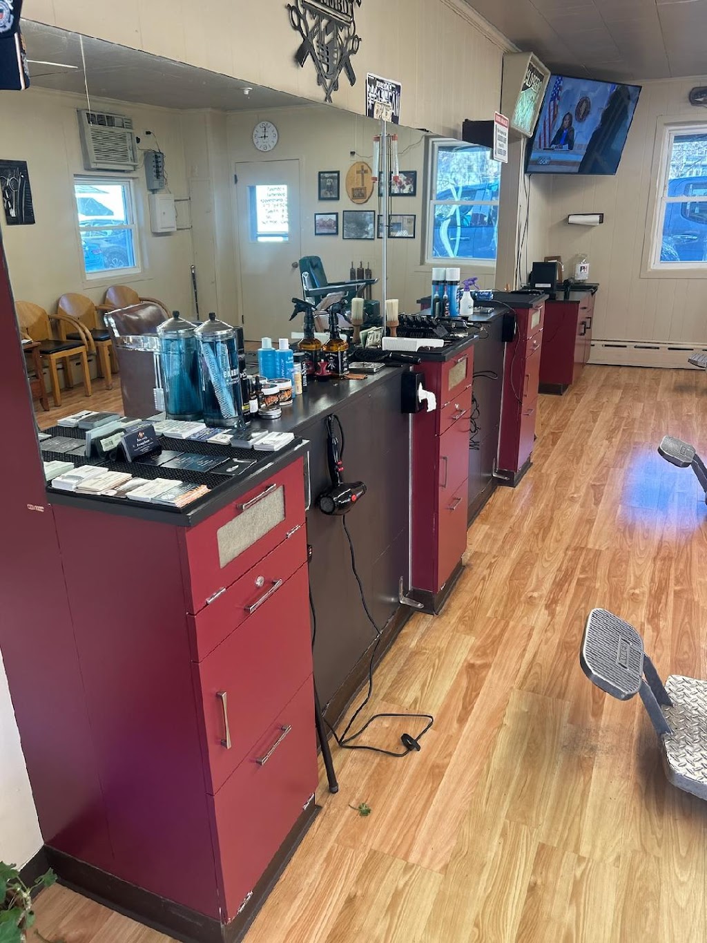 Palumbos Barber Shop | 15 Maple Ave, Netcong, NJ 07857, USA | Phone: (973) 769-5046