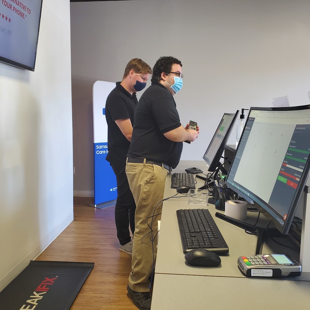 Red Robin Gourmet Burgers and Brews | 267 N Milwaukee St, Boise, ID 83704, USA | Phone: (208) 323-0023 Red Robin Gourmet Burgers and Brews | 267 N Milwaukee St, Boise, ID 83704, USA | Phone: (208) 323-0023