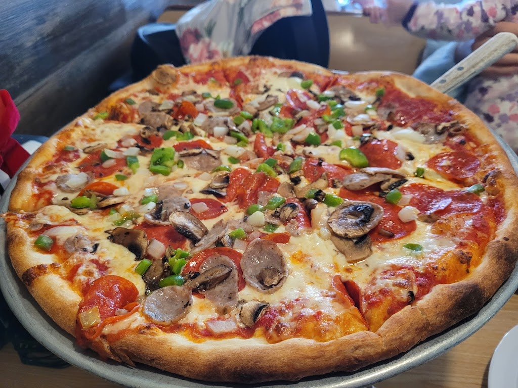 Mary Angelas Pizzeria | 3345 W Cary St, Richmond, VA 23221, USA | Phone: (804) 353-2333