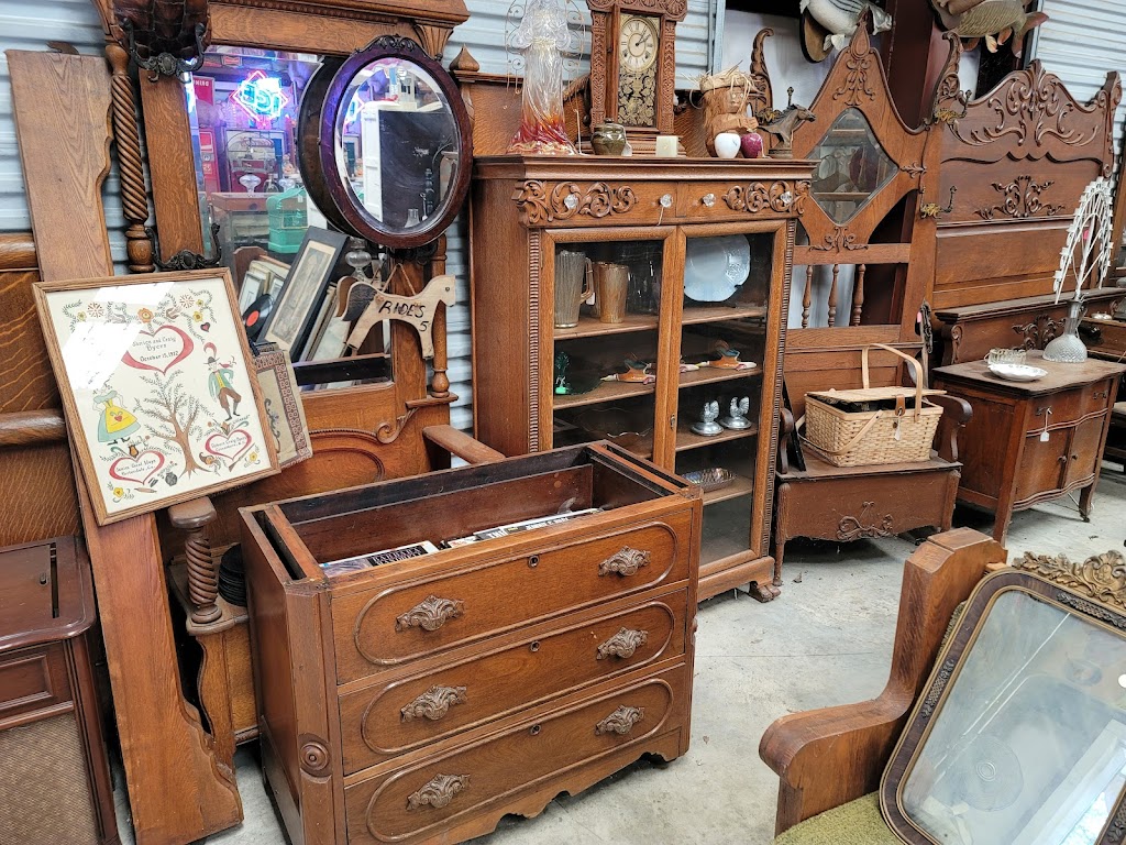 Country Store Antiques | 2075 GA-20, Conyers, GA 30012, USA | Phone: (404) 641-8126