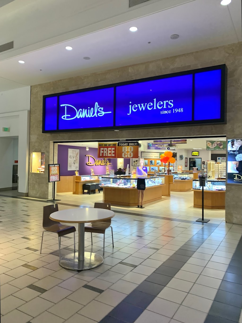 Daniels Jewelers | 633 Plaza Dr, West Covina, CA 91790, USA | Phone: (626) 960-2733