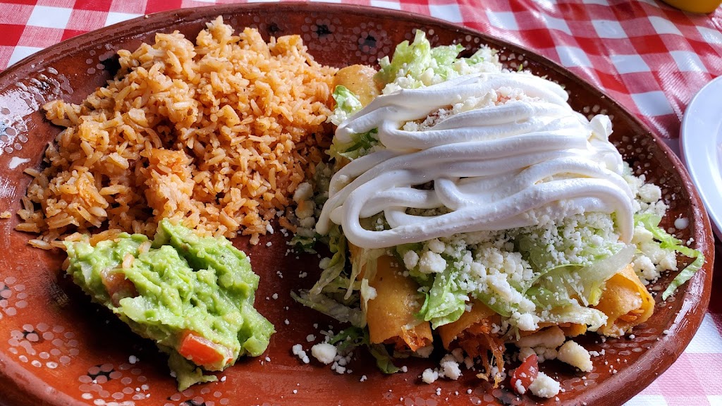 Flor Del Campo Mexican Restaurant | 1203 S Pkwy Dr, Alvarado, TX 76009, USA | Phone: (817) 402-5004